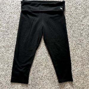 PINK Victoria’s Secret Yoga Capri Leggings